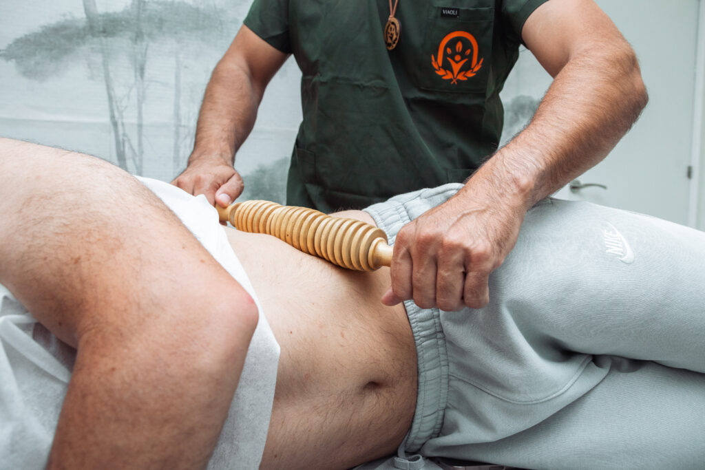 Sesión de osteopatía con técnicas manuales en Málaga | Octavio Augusto